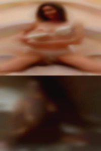 30 wives swinger female.